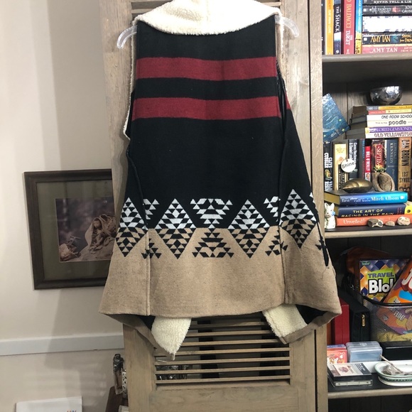 Me Jane 💝 Vest - Picture 2 of 2